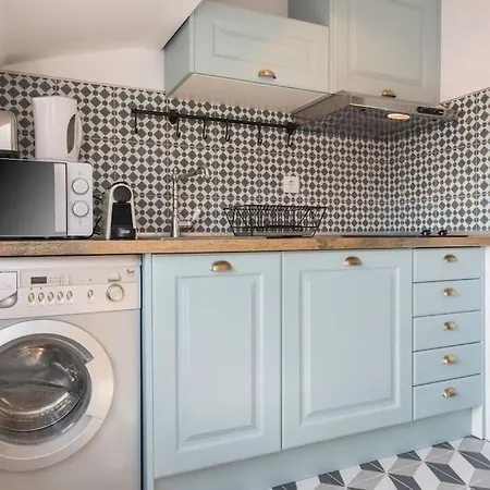 Sunny Studio In Center شقة *