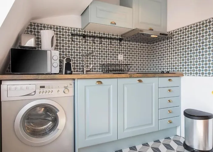 Sunny Studio In Center شقة *